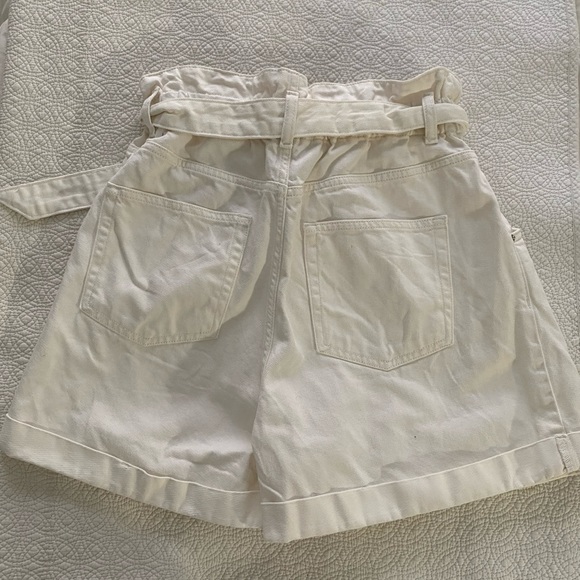 H&M paper bag denim shorts - Picture 2 of 3